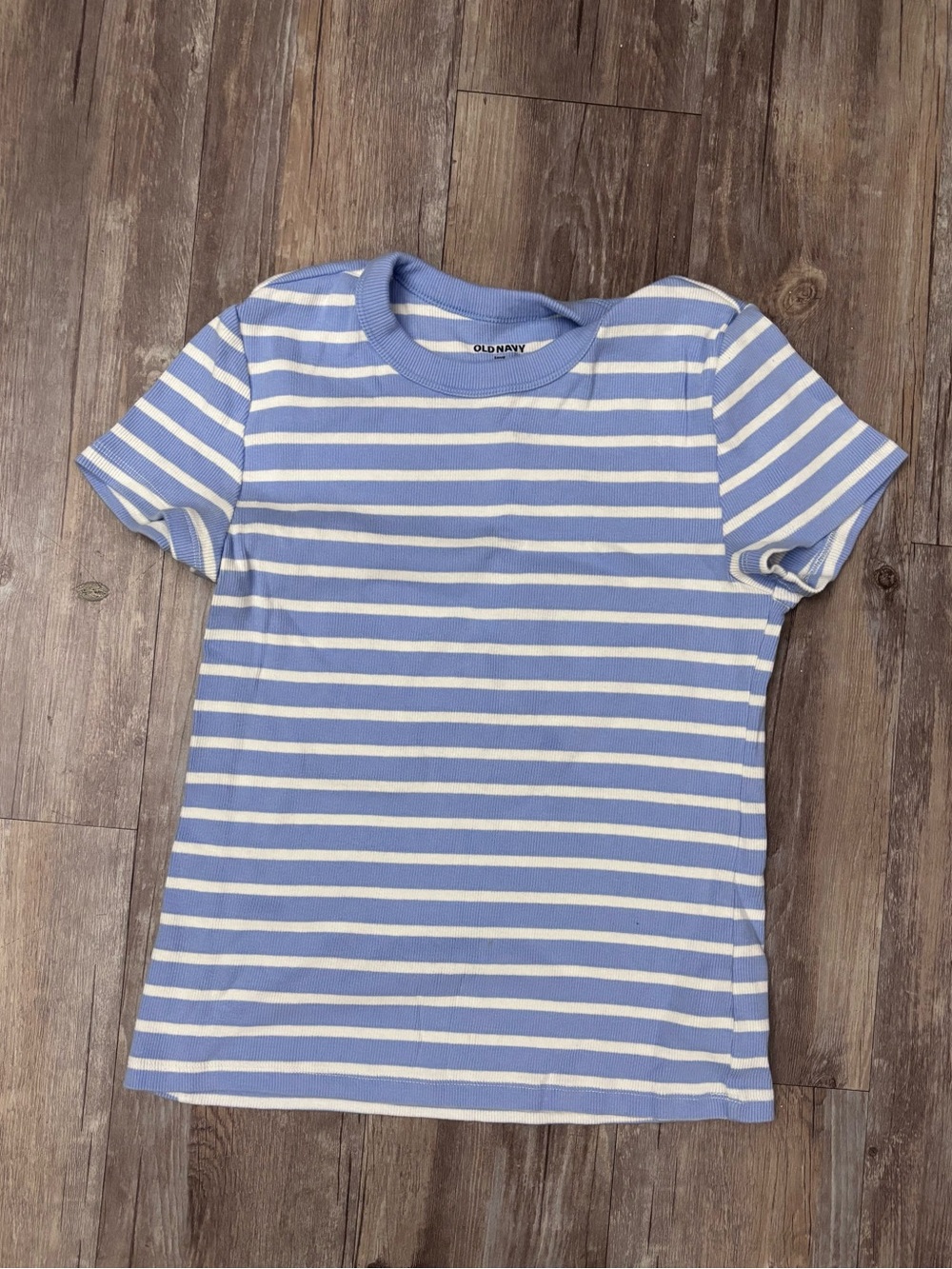 Old Navy Women's Blue and White Striped Crewneck Tee